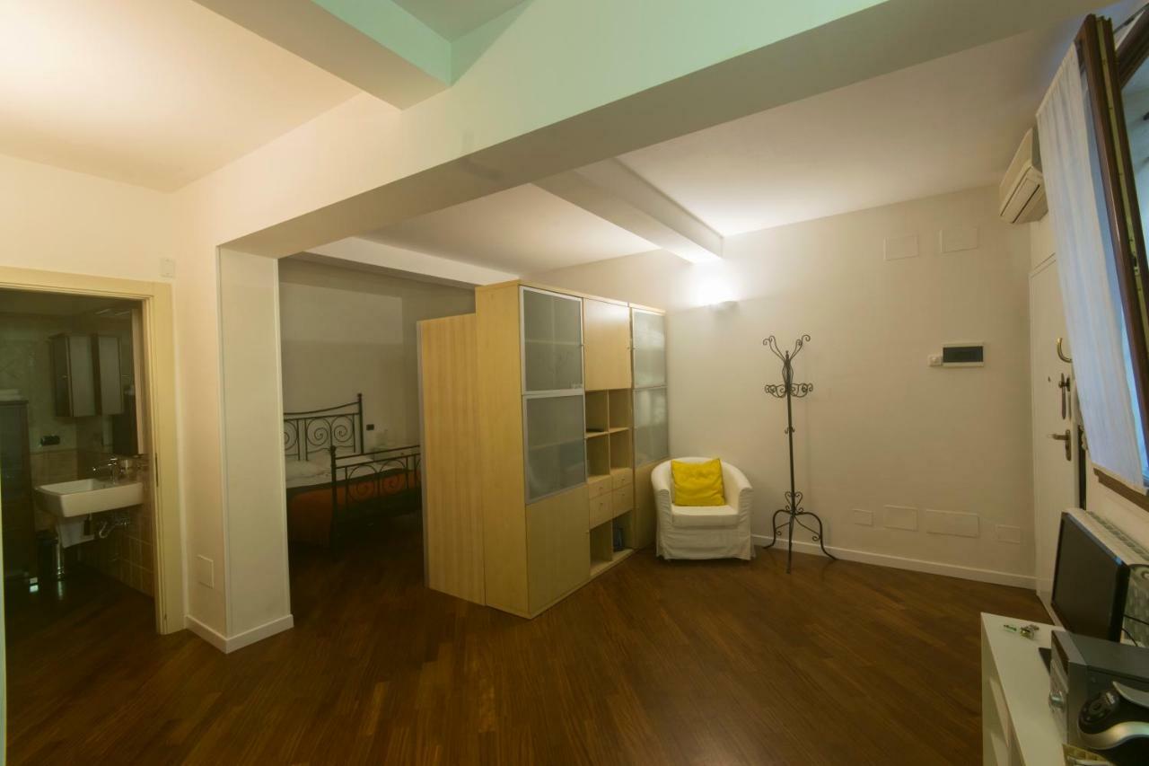 Suite Del Borgo - Affittacamere - Guest House Boloňa Exteriér fotografie